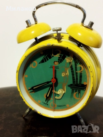 Стар анимиран будилник, настолен часовник