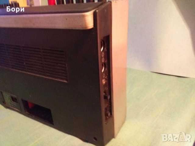 INTEL RR 2402 Радиокасетофон, снимка 9 - Радиокасетофони, транзистори - 31450538