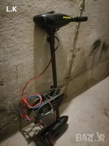 MINN KOTA Електрически двигател Endura C2-30FW 30" 12V, снимка 2 - Водни спортове - 48436280