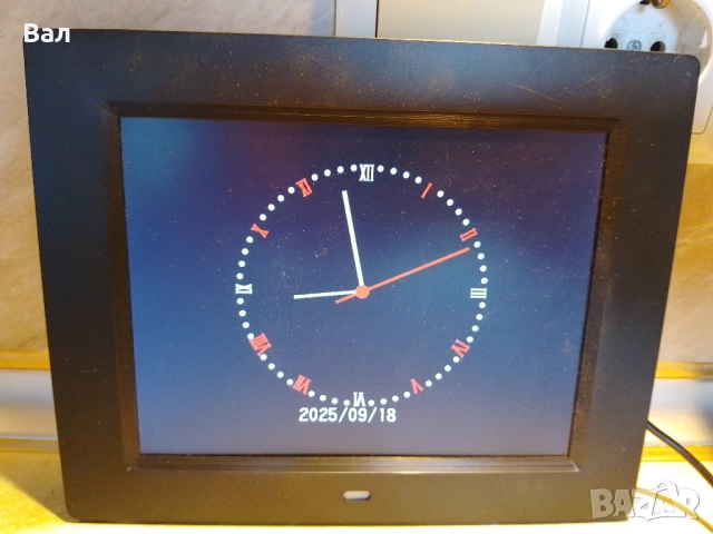 Цифрова фоторамка 7 инча за снимки, клипове, музика и часовник с календар + 2GB SD карта, снимка 18 - Друга електроника - 47176577