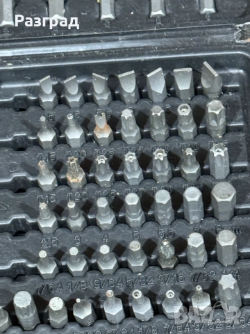 Комплект битове 100 части, снимка 3 - Куфари с инструменти - 52964812