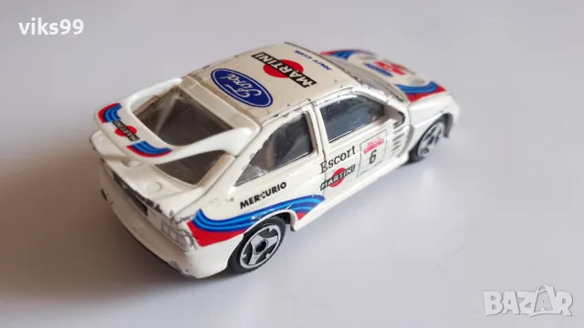 Bburago Ford Escort RS Cosworth Martini MADE IN ITALY 1:43, снимка 4 - Колекции - 49560359