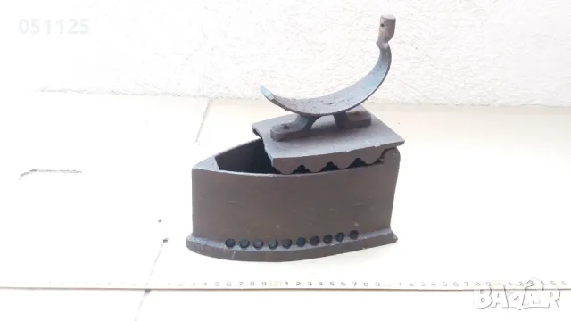 стара ютия на въглища , снимка 2 - Антикварни и старинни предмети - 48200933