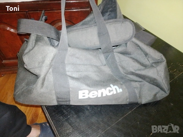 сак bench чисто нов 