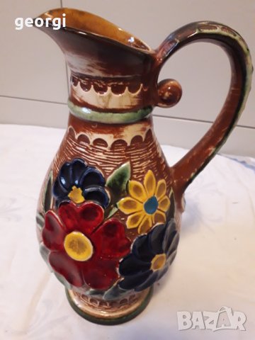 Немска релефна керамична ваза