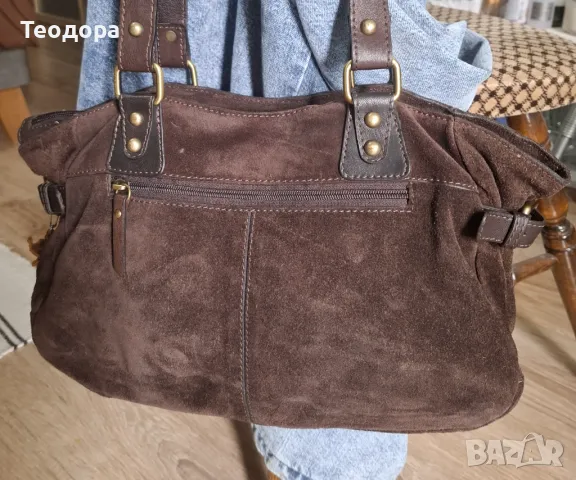 Дамска кожена чанта от говежди велур, снимка 5 - Чанти - 49257716