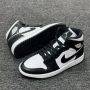 маратонки Nike Air Jordan 1 Mid Panda номер 35 ,5, снимка 2