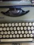 Продавам механична пишеща машина , снимка 1