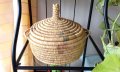 Дебелостенна плетена кошница/кутия с капак, снимка 1 - Декорация за дома - 38887247