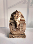 Тутанкамон , статуетка на египетският фараон. 
