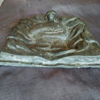 стар бронзов пепелник-темида, снимка 3 - Антикварни и старинни предмети - 29647390