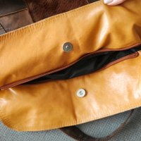 Дамска чанта от естествена кожа, снимка 4 - Чанти - 44259438