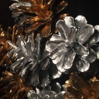 🧡 LOVE MANDARINE "GOLD & SILVER" 🍊 Ръчна изработка ⚒️ Цветя 🌼 от шишарки 🎄, снимка 8 - Декорация за дома - 35050462
