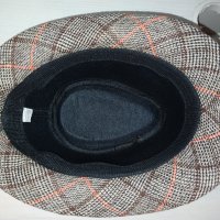 Карирана шапка тип Трилби , снимка 5 - Шапки - 31632046