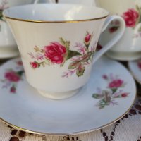Сервиз за чай с рози, снимка 5 - Сервизи - 42974621