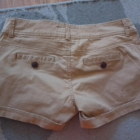 Къси панталони в кремав цвят, снимка 4 - Панталони - 44518308