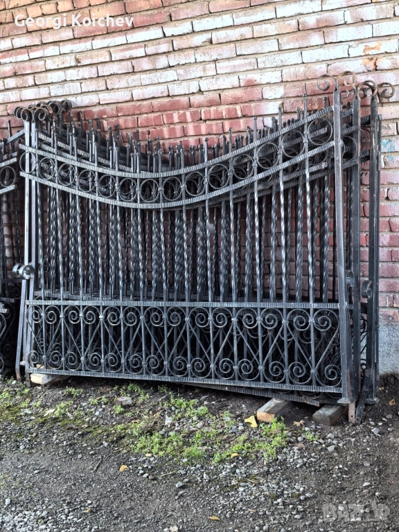оградни пана ковано желязо масивни ;портал / колони / фенери, снимка 1