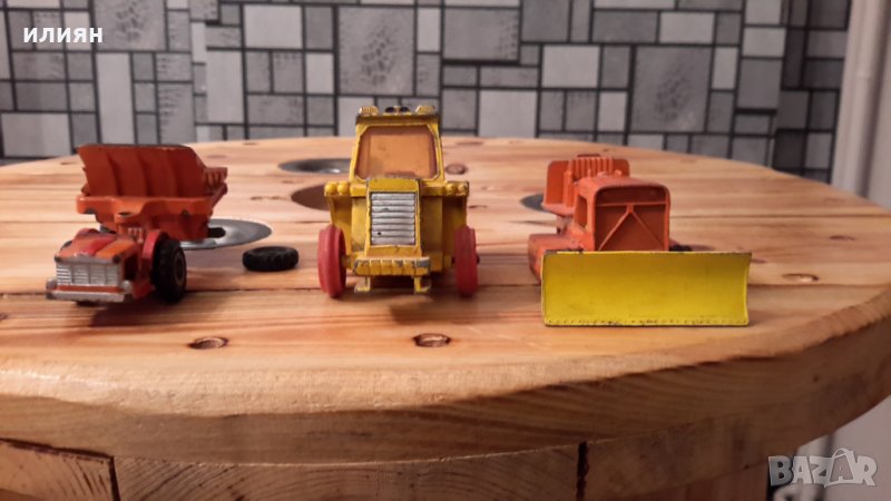 Метални строителни машини имат забележки 5лв за брой , снимка 1