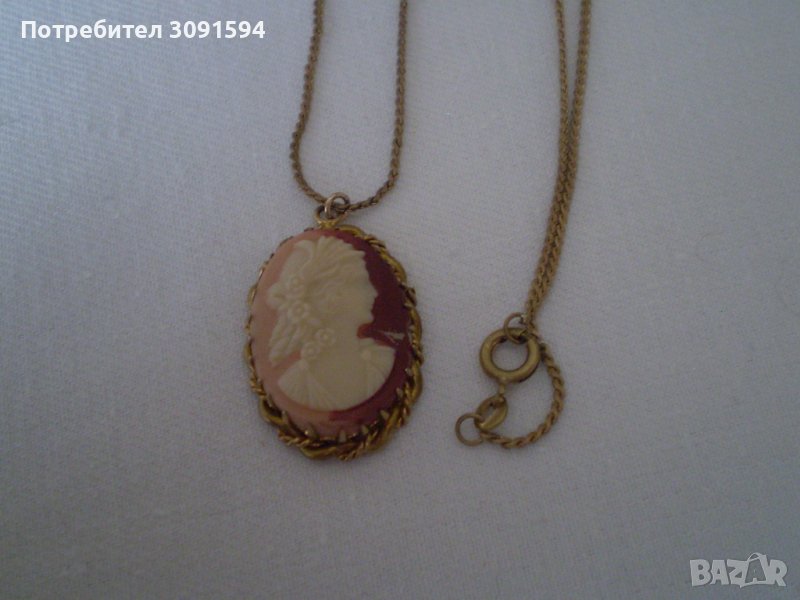 красив медальон Камея бронз 50те години , снимка 1