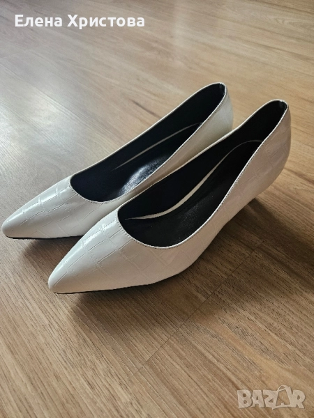 Бели обувки затворени, снимка 1