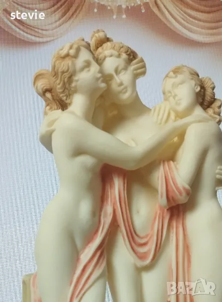 Трите грации , снимка 1