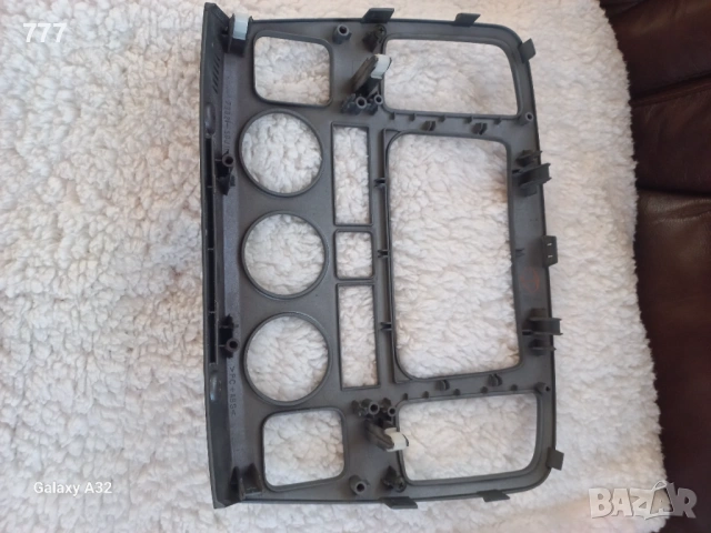 Конзола за suzuki grand vitara , снимка 2 - Части - 53982560