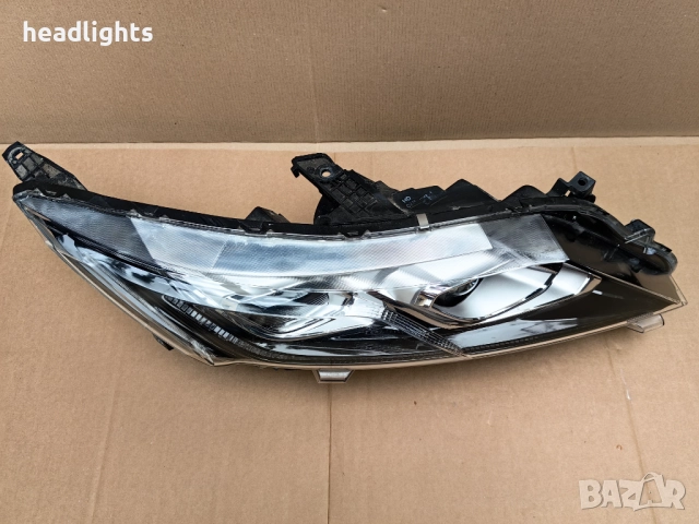 Фар за Mitsubishi Eclipse Cross / Митсубиши Еклипс Крос, снимка 2 - Части - 52942892