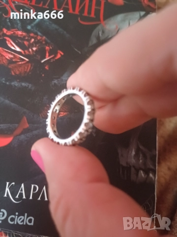 Сребърен пръстен с кристали