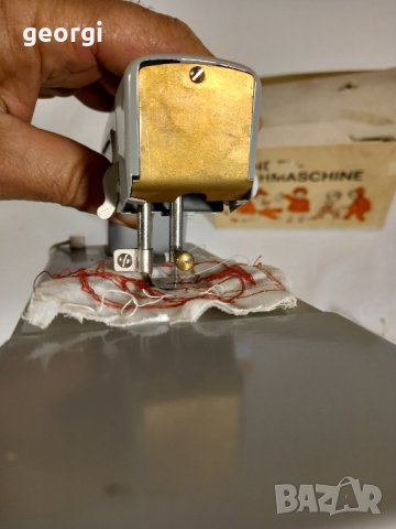 ламаринена играчка ретро детска японска шевна машина Crystal    20/4, снимка 9 - Антикварни и старинни предмети - 42828029