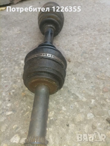 Продавам полуоска за киа спортидж, снимка 2 - Автомобили и джипове - 50954832