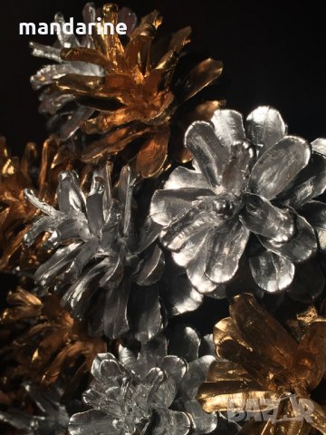 🧡 LOVE MANDARINE "GOLD & SILVER" 🍊 Ръчна изработка ⚒️ Цветя 🌼 от шишарки 🎄, снимка 8 - Декорация за дома - 35050462
