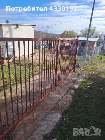 продава парцел.