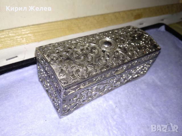 СТАРА ПОСРЕБРЕНА БОГАТО ТРАДИЦИОННО ОРНАМЕНТИРАНА БРОНЗОВА РЕТРО КУТИЙКА за БИЖУТА с ПЛЮШ 32244 , снимка 4 - Други ценни предмети - 38258917