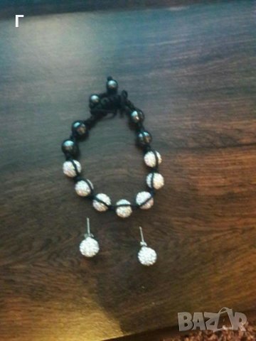 Обеци и гривна, снимка 2 - Бижутерийни комплекти - 29581156