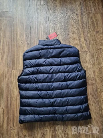 Страхотна мъжка грейка елек HUGO BOSS размер S M XL, снимка 5 - Якета - 55894993