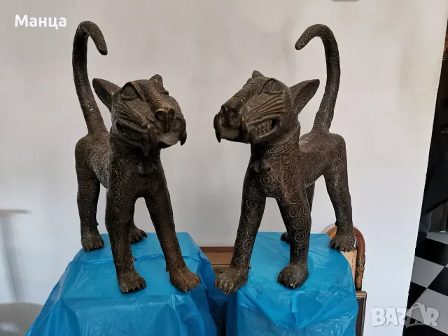 Бронзови леопарди от Дахомей в Бенин