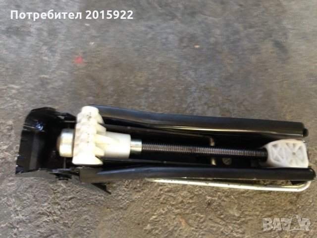 Оригинален крик за Рено-клио-3- 2005-2012-година, снимка 3 - Аксесоари и консумативи - 29399553