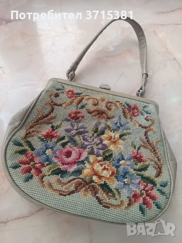 Бродирана чанта. 