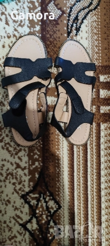 Чисто нови дамски сандали 37 номер 