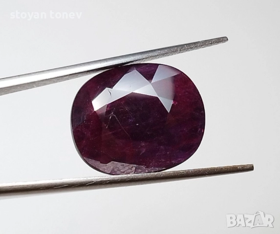 Голям естествен рубин в пурпурно червен цвят 9.83кт.! Сертифициран! Нов!, снимка 6 - Други - 52787857