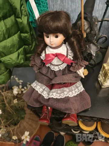 Порцеланова  колекционерска кукла от 80 те год , снимка 6 - Колекции - 47624443