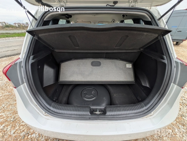 Hundai ix20 1.4 90kc бензин+газ, снимка 9 - Автомобили и джипове - 52327522