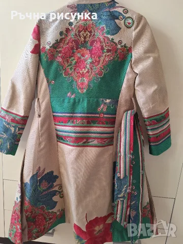 Емблематично дамско палто/шлифер на испанската марка Desigual, модел "Natalia", снимка 3 - Палта, манта - 56251630