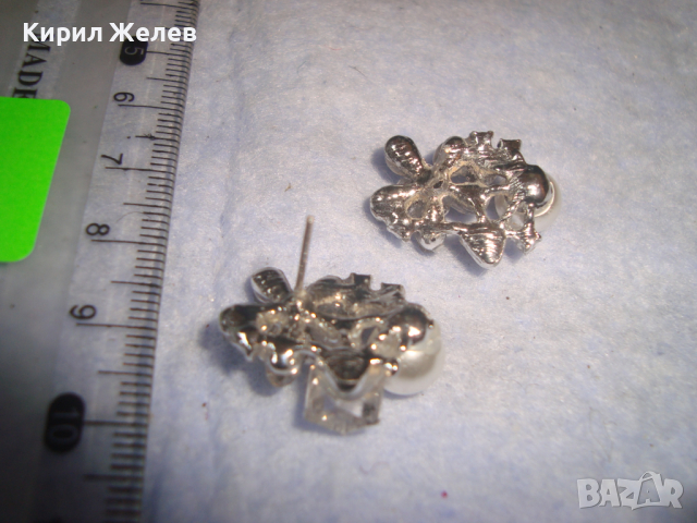 ПЕРЛЕНИ ИНКРУСТИРАНИ с ФАСЕТИРАНИ КРИСТАЛИ СРЕБРИСТИ АРТ ОБЕЦИ 9236, снимка 4 - Обеци - 36506589