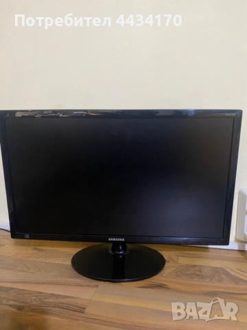 Samsung S24D300H – 24" Full HD монитор – употребяван, напълно работещ