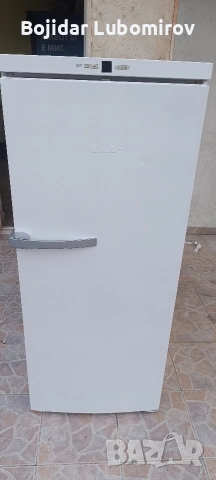 вертикален фризер Miele