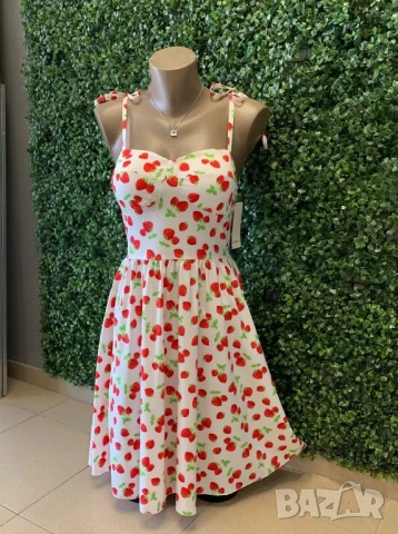 рокля с ягоди 