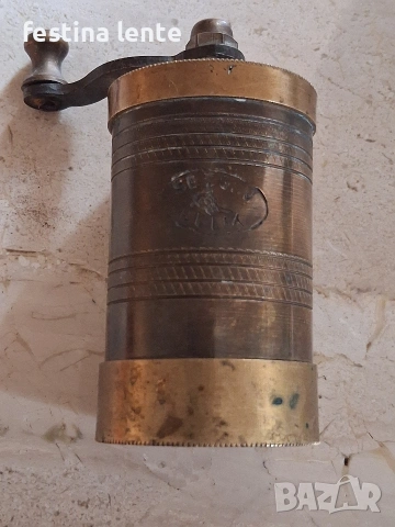 Стара месингова мелничка, снимка 3 - Антикварни и старинни предмети - 53901785