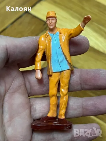 Фигурка на работник западна Германия 