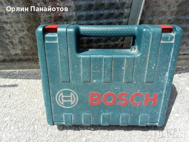 винтоверт BOSCH с куфарче и зареждачка, снимка 3 - Винтоверти - 50713425